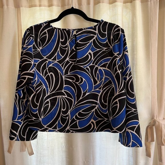 Womens Medium MICHAEL Michael Kors Cropped Blouse Cropped Bell Sleeves Pattern - Picture 3 of 3